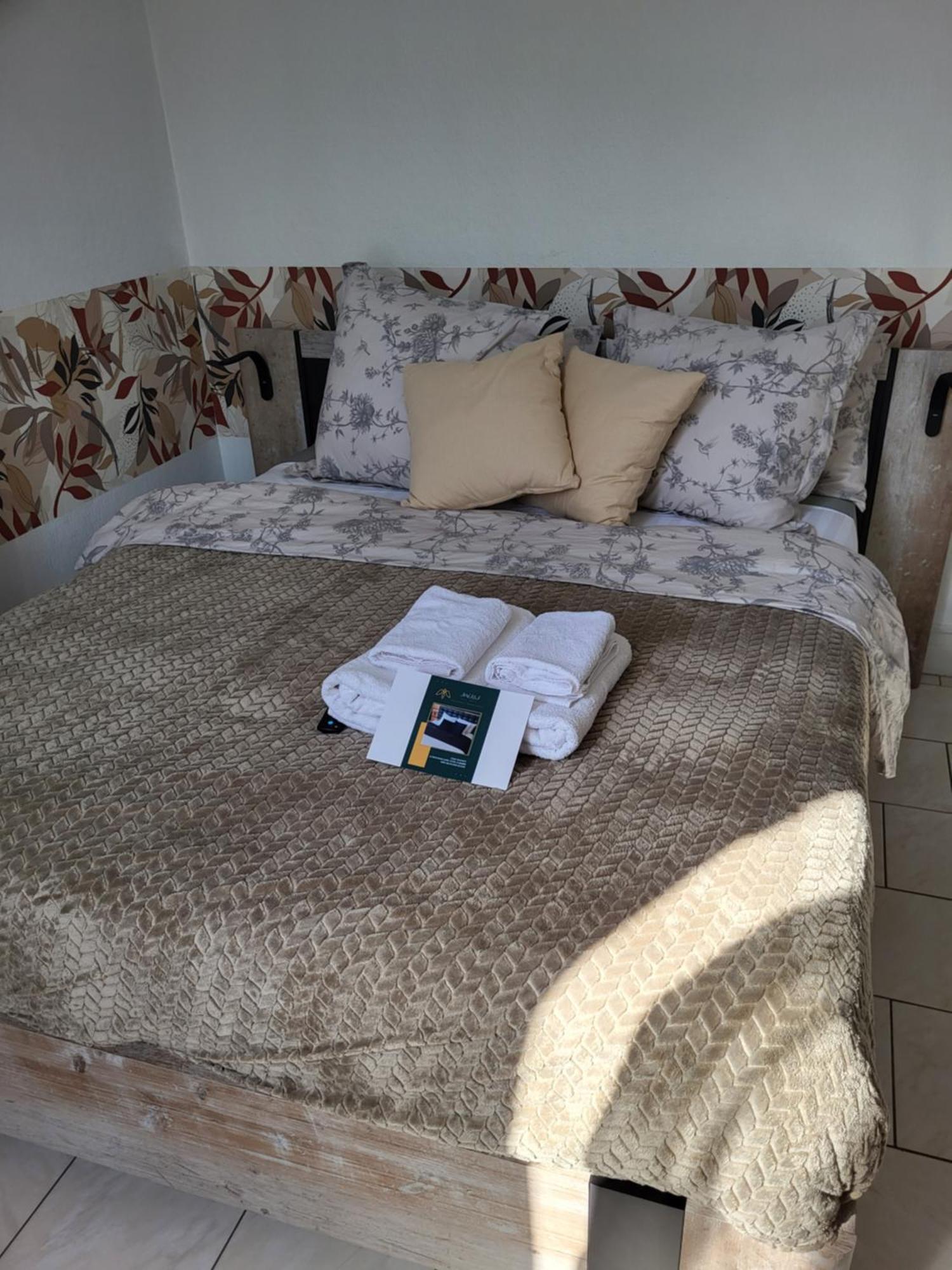 Akwaba Chez Ouli Hotel Levens Екстериор снимка